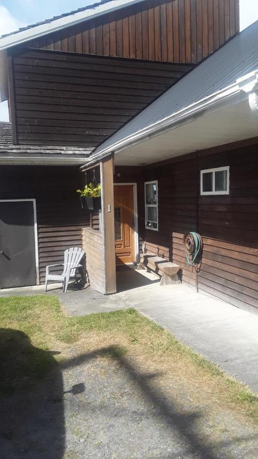 Orca Lodge Sointula Exteriör bild