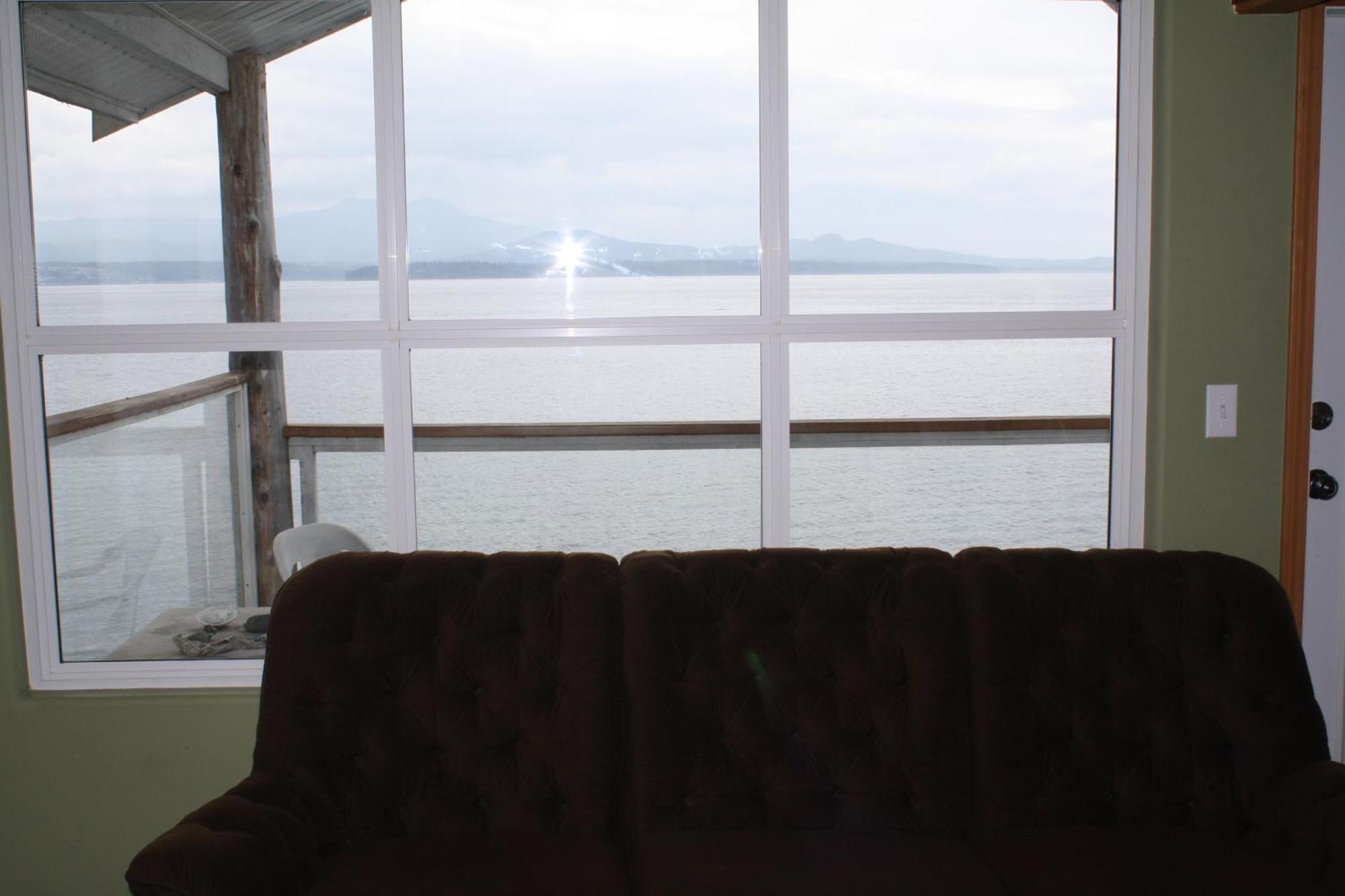 Orca Lodge Sointula Rum bild