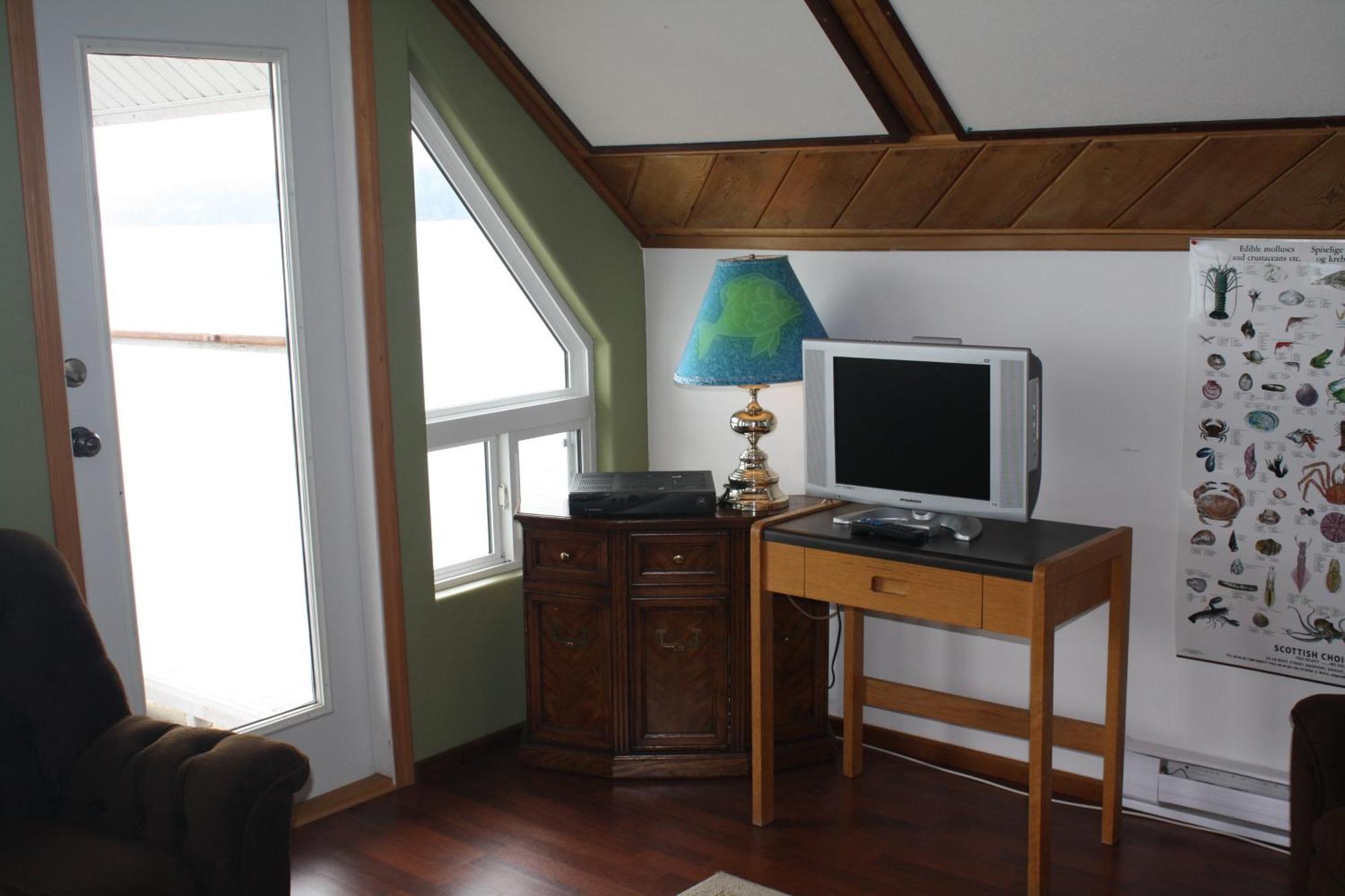 Orca Lodge Sointula Rum bild