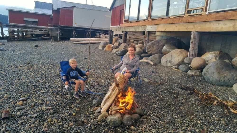 Orca Lodge Sointula Exteriör bild